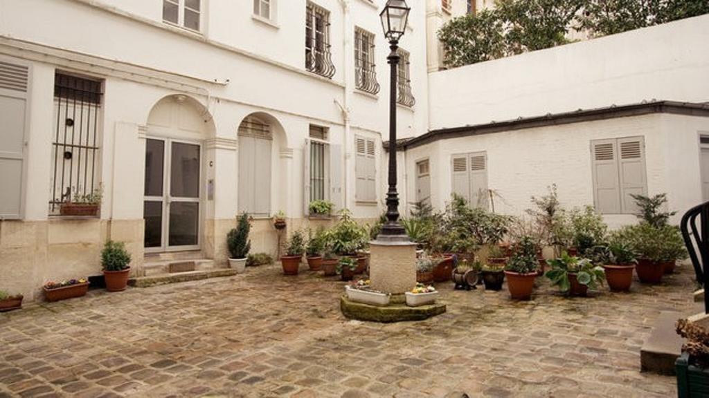 Montmartre Abbesses-Artist Village Paris Exterior photo